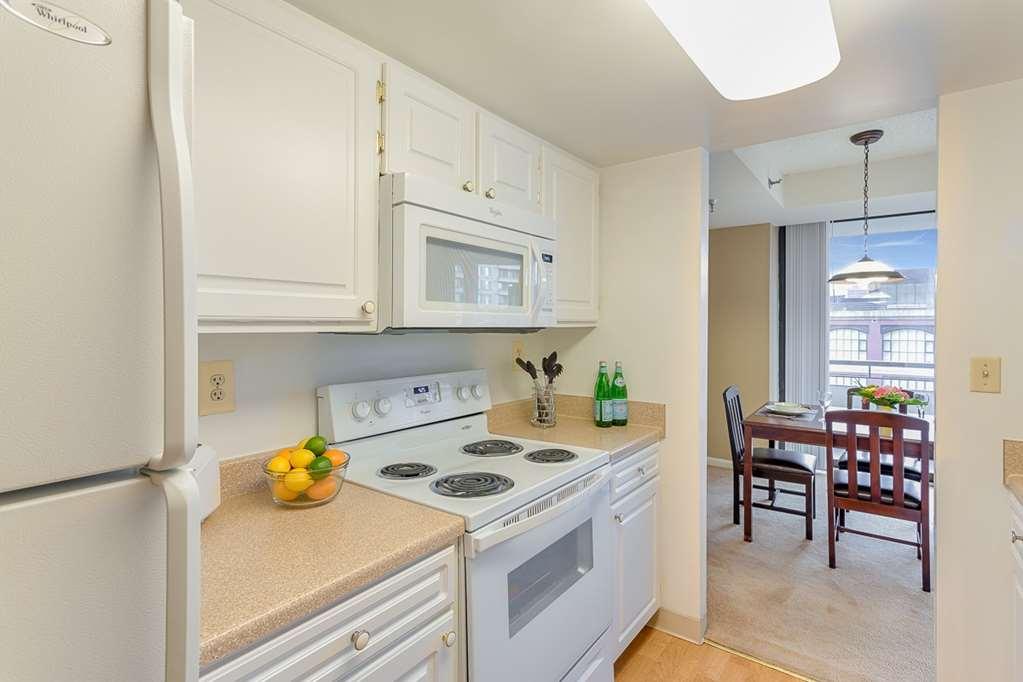 Oakwood Arlington Aparthotel Стая снимка