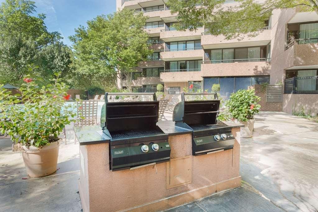 Oakwood Arlington Aparthotel Съоръжения снимка